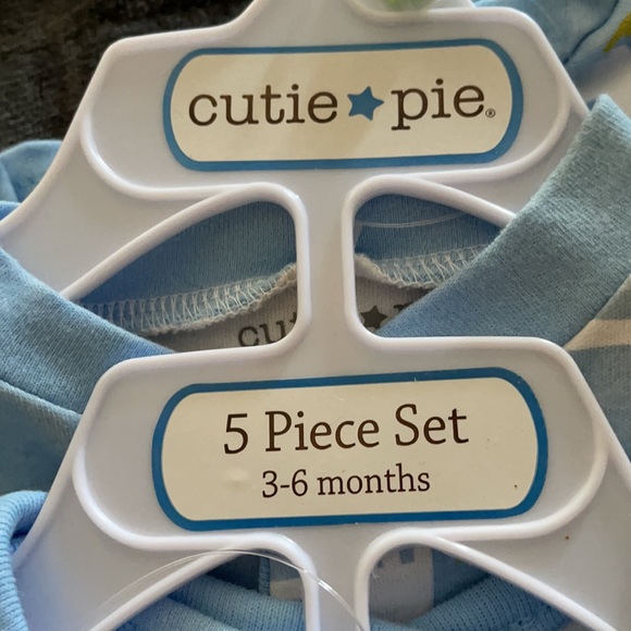 Set - Picture 3 of 3